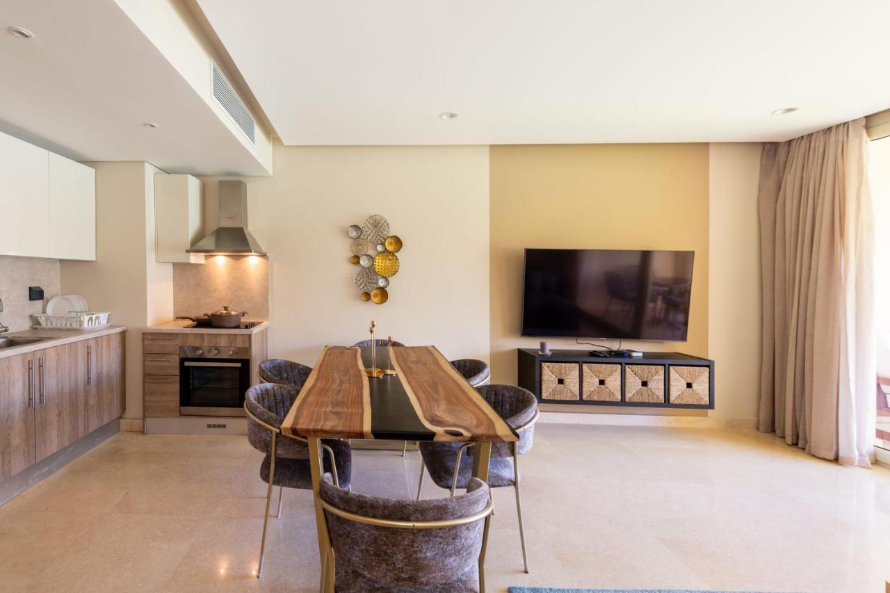 Апартаменти Elegant & Edgy 2 Bedroom W & Pool Mangroovy *