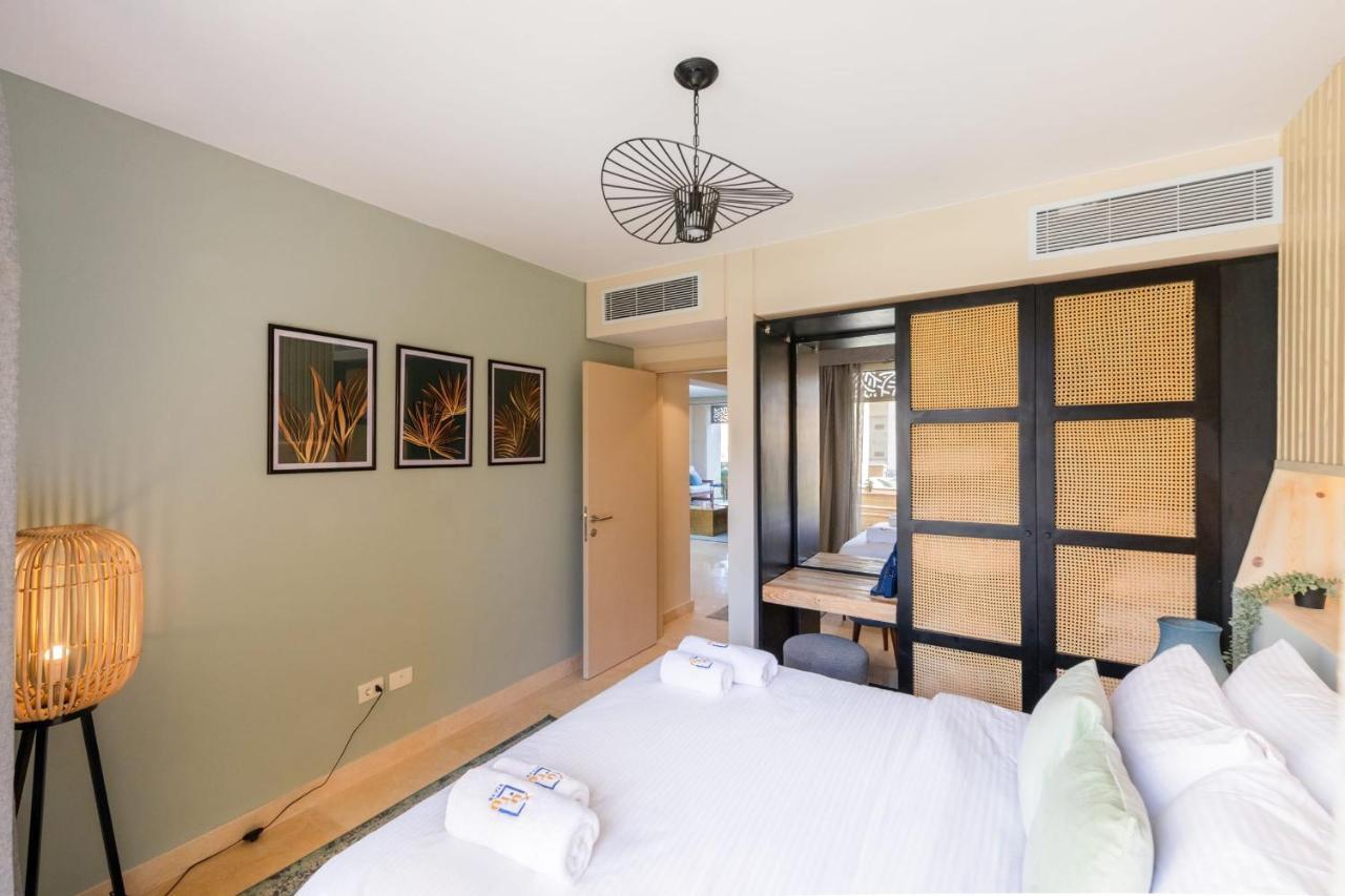 Elegant & Edgy 2 Bedroom W & Pool Mangroovy דירה הורגהדה